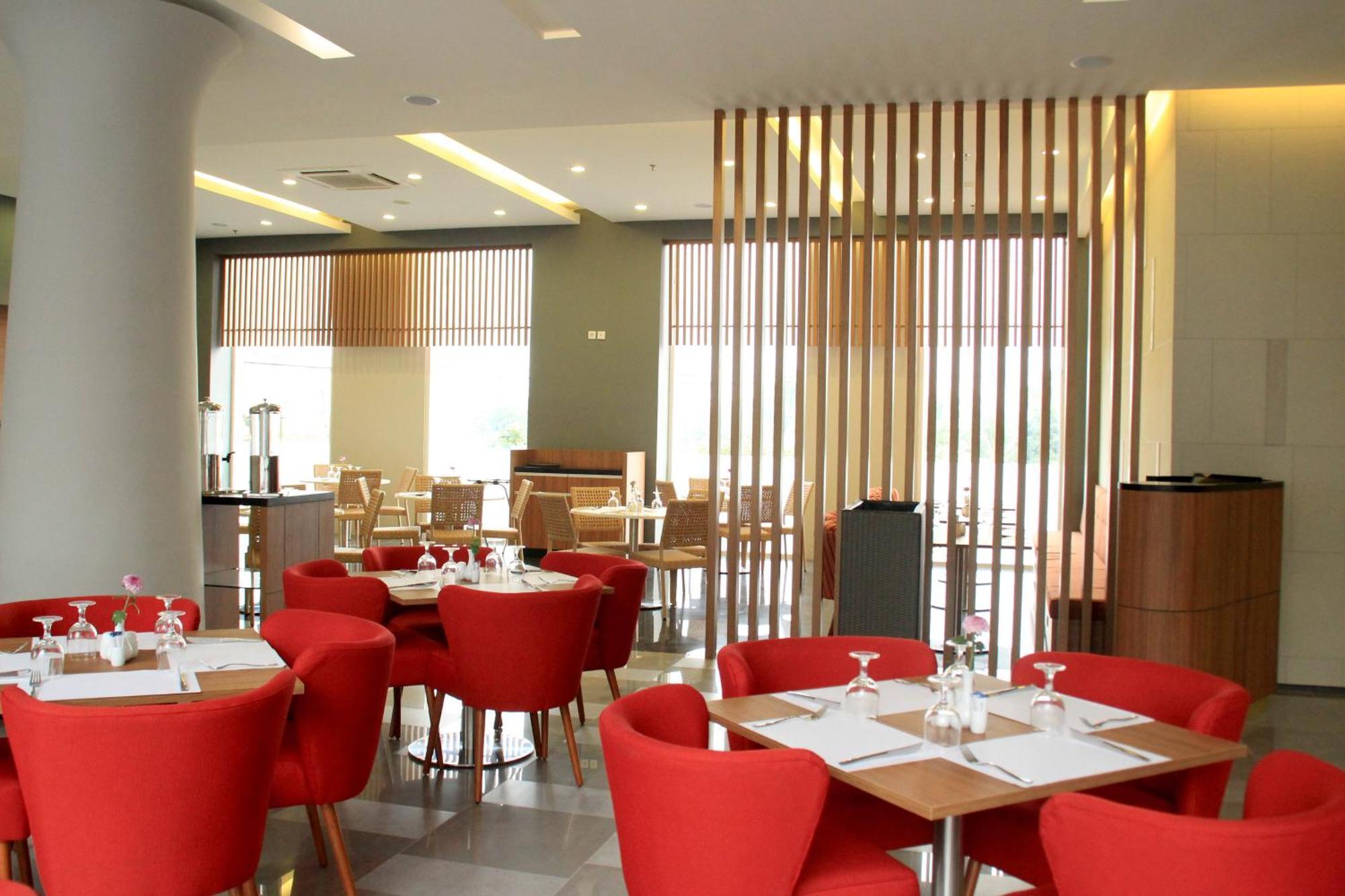 Kyriad Hotel Airport Jakarta Τάνγκερανγκ Εξωτερικό φωτογραφία