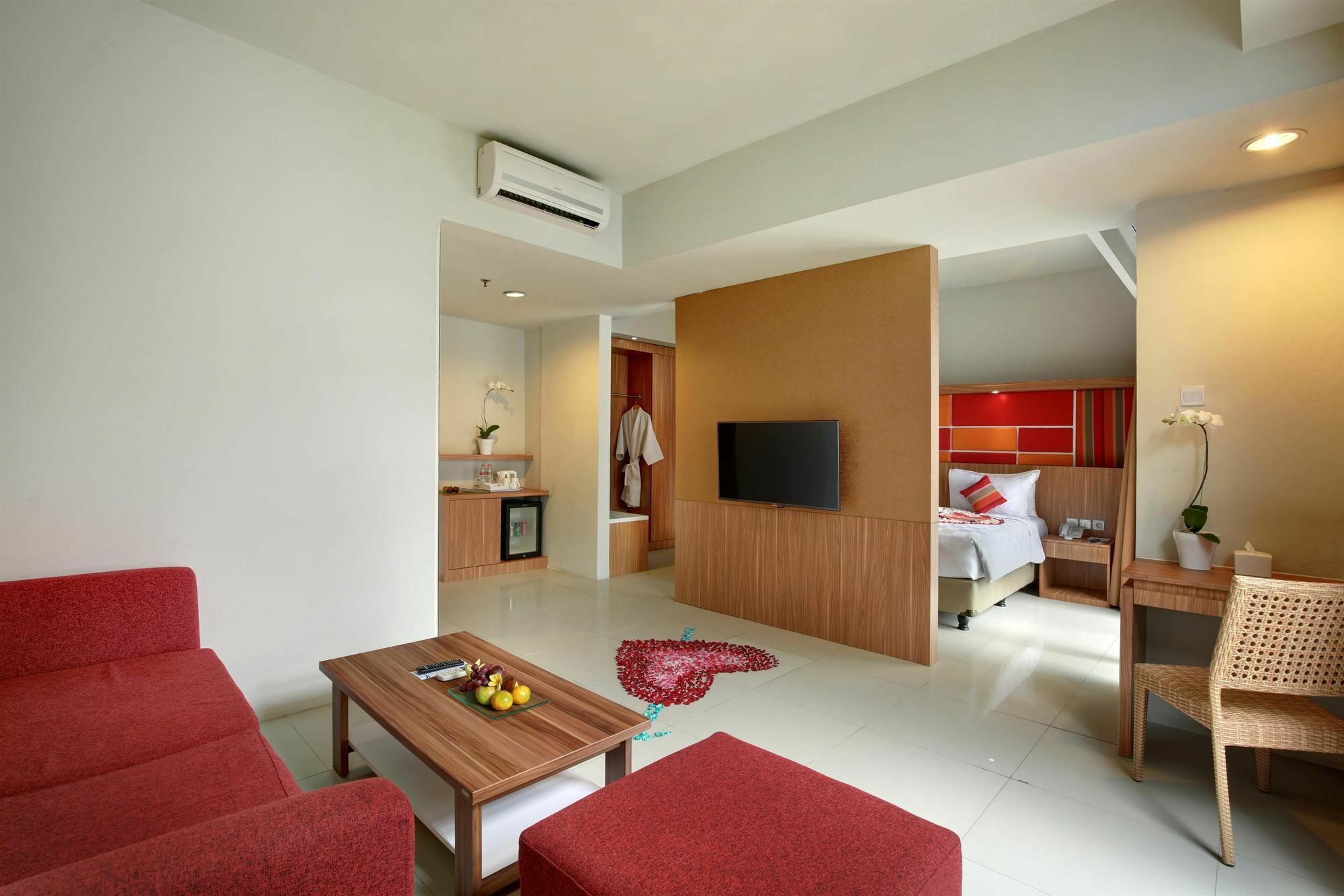 Kyriad Hotel Airport Jakarta Τάνγκερανγκ Εξωτερικό φωτογραφία