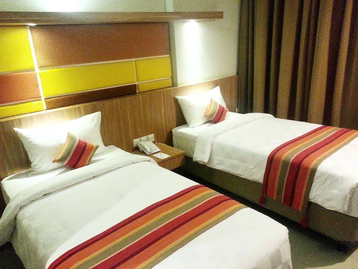 Kyriad Hotel Airport Jakarta Τάνγκερανγκ Εξωτερικό φωτογραφία